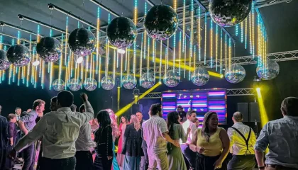 BOLAS DE ESPEJO + TUBOS LED 1