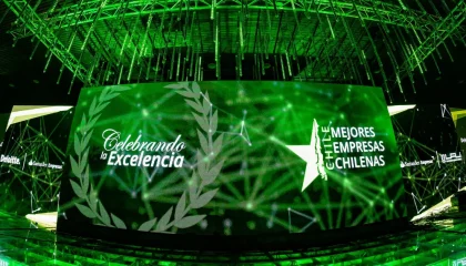 PANTALLA LED CON DISEÑO